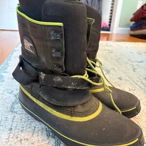 Sorel Black and Green Winter Boots